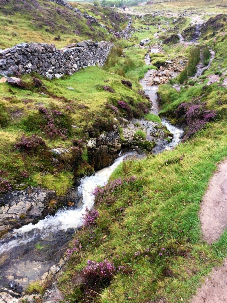 De berg Croagh Patrick beklimmen in Ierland is een prachtige wandeltocht 